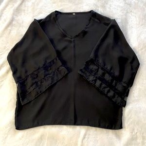 NWOT black Wide 3/4 Sleeved Blouse